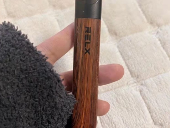 悦刻新国标一次性烟杆和烟弹面世，真相与选择指南